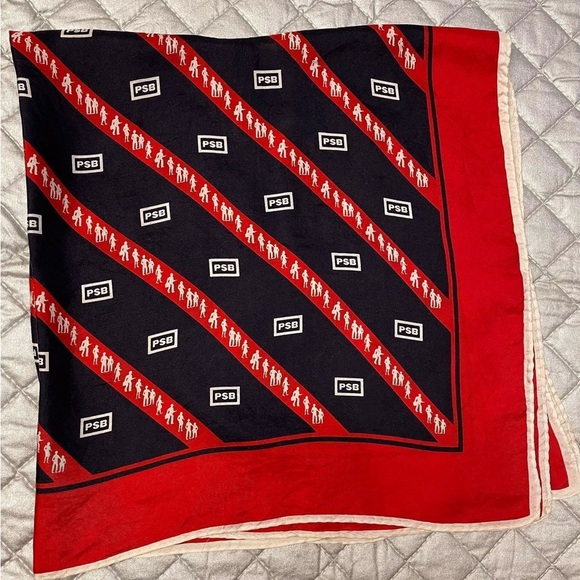 4-Silk Scarfs/In very good condition ! Any questions just ask! - Picture 2 of 7